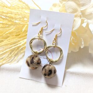 ファーボール☆ピアス 豹柄