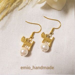 玉乗り猫☆ピアス パール