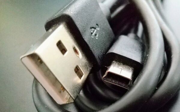 USBケーブル 2.0 AWM 2725 VW-1 80°C 30V 22AWG