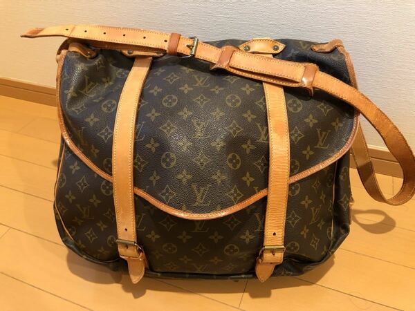 ルイ・ヴィトン LOUIS VUITTON ソミュール43 