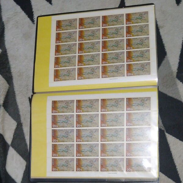 記念切手 国宝 高松塚東壁青龍 古墳壁画 20円+5円 × 20枚 シート切手 x2