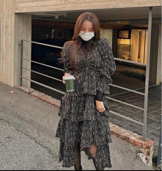 SHEIN DAZY オールオーバープリント レイヤー フリル裾 フラウンススリーブ ドレスM 値下げ不可
