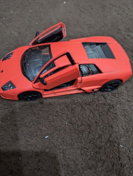 ランボルギーニムルシエラゴ 1/36ミニカー