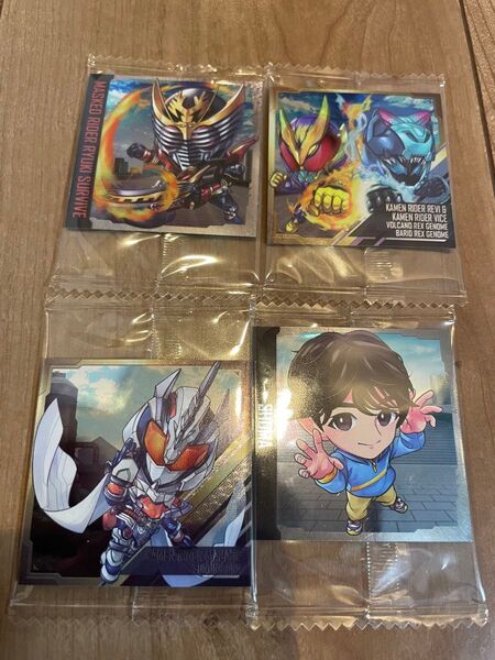 ウエハース にふぉるめーしょん 仮面ライダー シール 第二弾 龍騎サバイブ マジェード ショウマ リバイ バイス