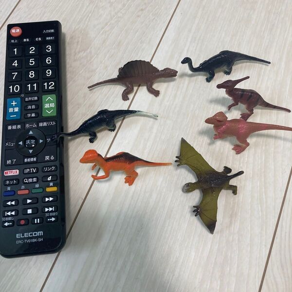 恐竜のおもちゃ