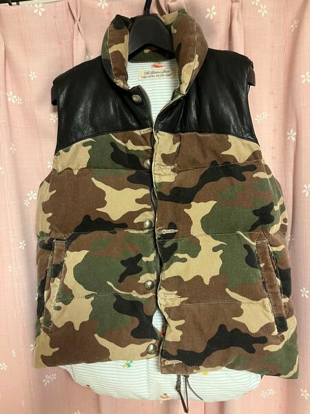 REMI RELIEF × BEAMS PLUS / 別注 カモフラージュ柄 コーデュロイ ダウンベスト