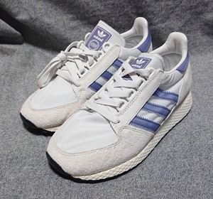 未使用 adidas アディダス AQ1220 Forest Grove W 22.5