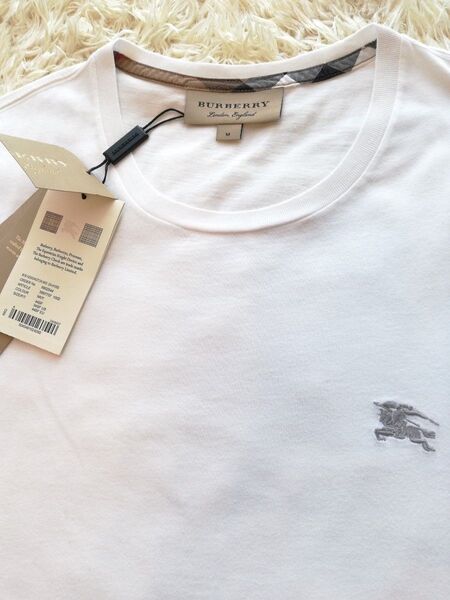 ☆新品 BURBERRY Uネックシャツ ホワイト(白) Mサイズ 春夏物