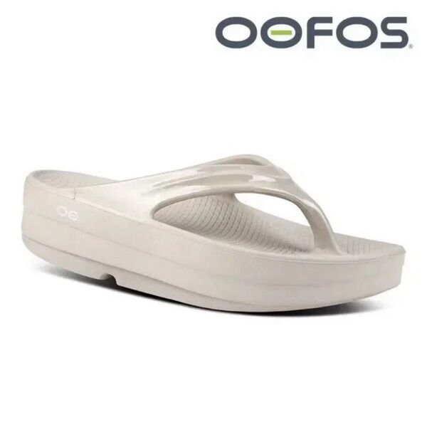 新品 OOFOS OOmega ウーメガ リカバリーサンダル ベージュ