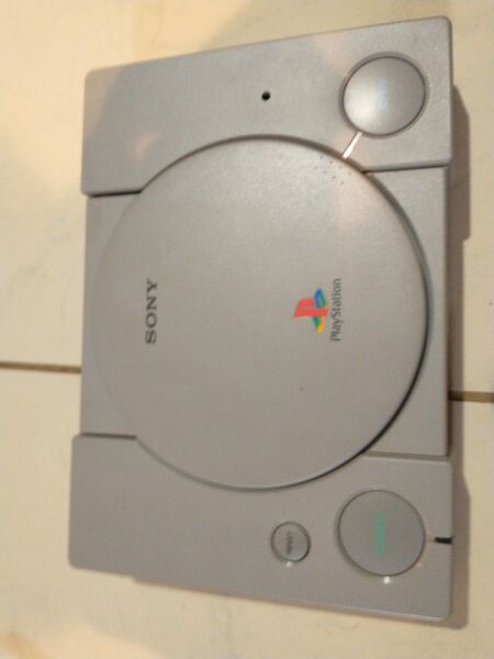 ★プレイステーション本体 (SCPH−5500)動作品 説明書なし