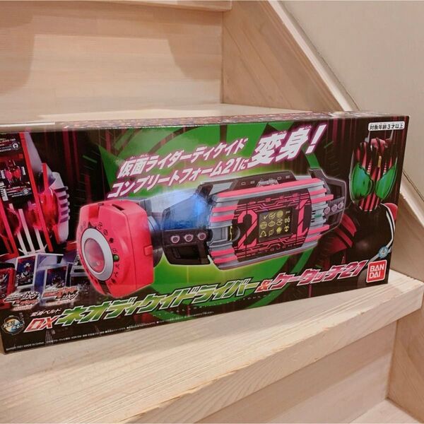 新品 仮面ライダー 変身ベルト DXネオディケイドライバーケータッチ21 仮面ライダーディケイド BANDAI 仮面ライダージオウ