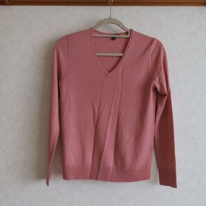 美品 UNIQLO ピンク Vネック ニット毛100% Mサイズ