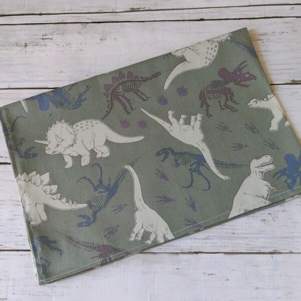 40×60 恐竜 緑 フェイス ハンドメイド ランチョンマット 入園入学準備