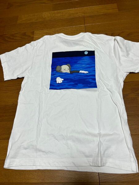 ラスト1着! Mサイズ 未使用 カウズ コンパニオン ユニクロ Tシャツ UT KAWS 白 ホワイト半袖Tシャツ ビンテージ