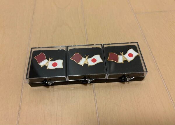 日本カタールピンバッジ、未使用、3個