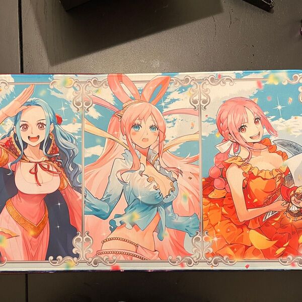 ワンピースカードゲーム プレイマット ビビ しらほし レベッカ (ダストバッグ付き)
