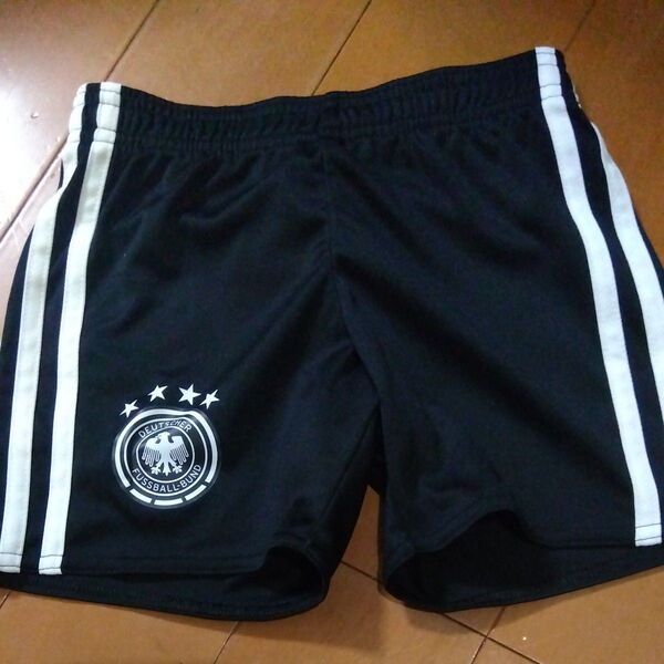 アディダス ハーフパンツ100サイズ