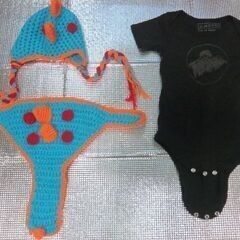 ロンパース&恐竜の被り物とパンツ