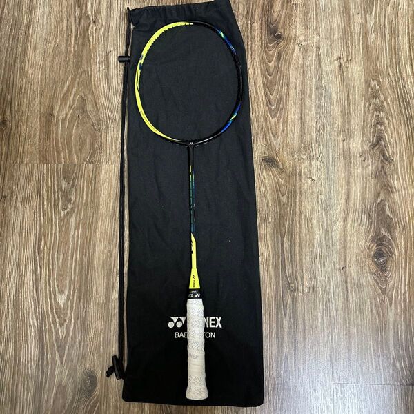 ヨネックス YONEX バドミントンラケット アストロクス77 ASTROX77 イエロー 廃盤色 値下げ可です