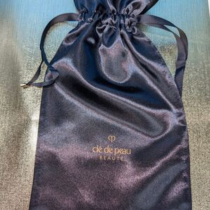 新品未使用 クレドポーボーテ ギフト袋 ネイビー サテン ポーチ 巾着 小物入れ