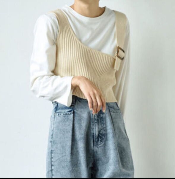 4528【OFALO】アシンメトリーニットビスチェ(M)大人可愛い トップス レイヤード 重ね着