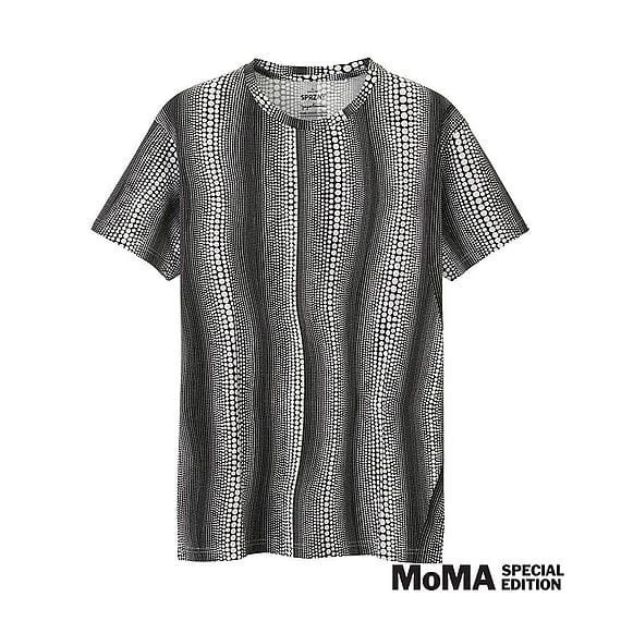 【新品・Ｓ・ブラック】ユニクロ×草間 彌生 MEN SPRZ NY YAYOI KUSAMA MoMa グラフィックＴ 水玉 ドット ニューヨーク近代美術館 黒 女性