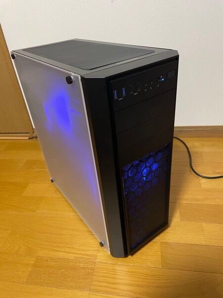 週末値下げ!青く光ってシブい!自作ライトゲーミングPC!新品SSDとi7で快適です!