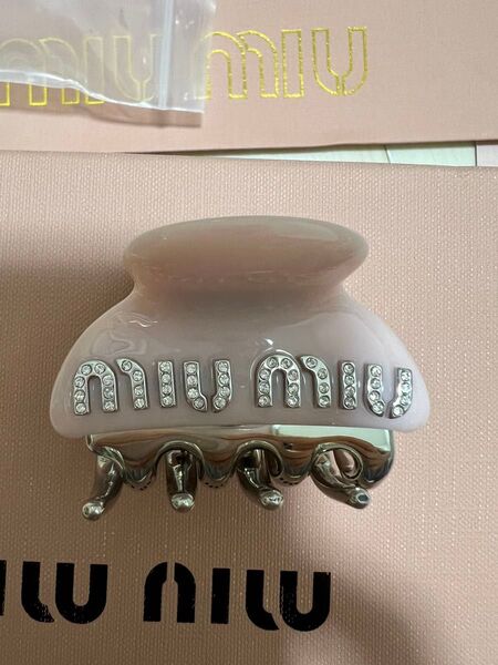 新品未使用 miumiu ヘアクリップ ピンク