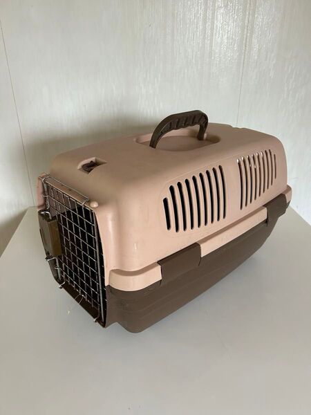 ペット用キャリーバッグ キャリーケース ハード ケージ ベージュとブラウン 犬 猫 小動物
