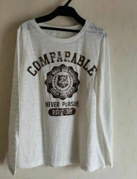 【中古】シアーカモフラージュ長袖Tシヤツ※オフホワイト※カモフラージュ※Lサイズ※ロゴ Tシャツ 古着 L ホワイト 白