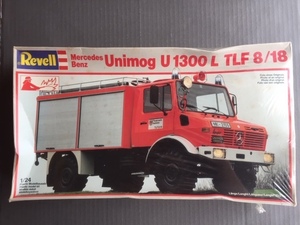 ドイツレベルの消防車シリーズ ウニモグ U 1300L TLF 8/18 1/24 #CAR