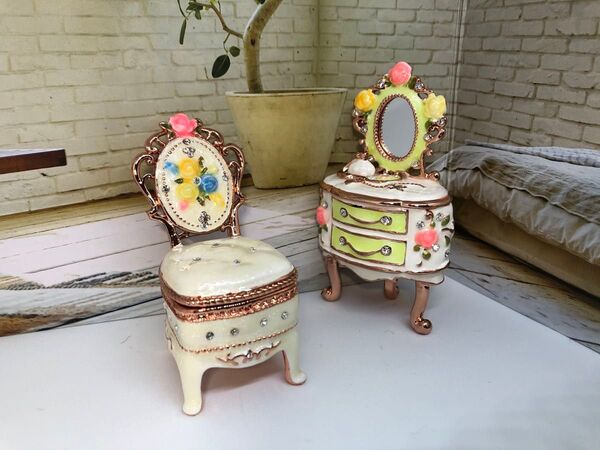 ピィアース ミニチュア家具 ドレッサー&チェア