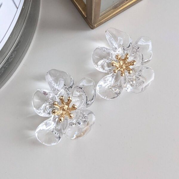 【No.262】 ハンドメイド イヤリング ピアス フラワー 花 軽い クリア 透明 クリップ 結婚式 ウエディング