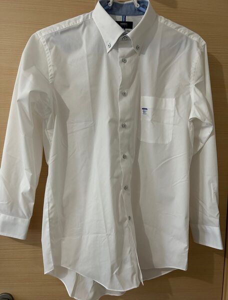 白 長袖シャツ 洋服の青山