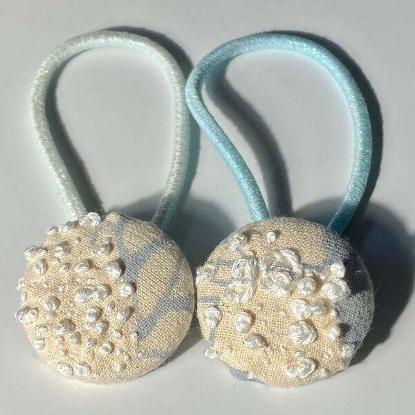 手作り生地のくるみボタン ヘアゴム 刺繍