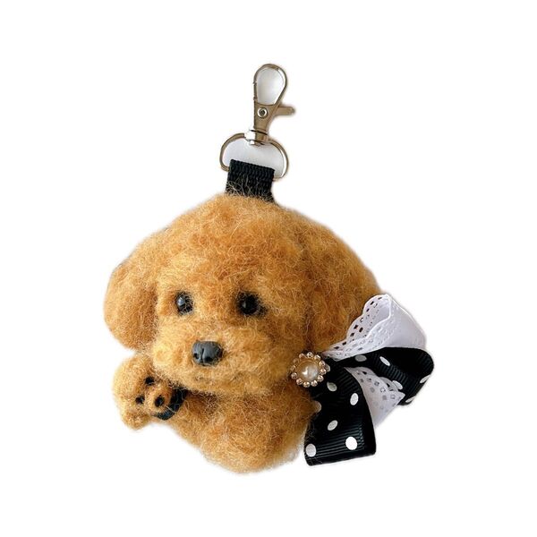 上目遣いのキュートなトイプードルちゃんのキーホルダー