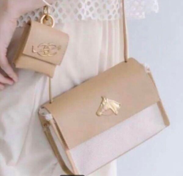 Brooklyn Charm(ブルックリンチャーム)×ear’’ イアパピヨネ 馬ショルダーバッグ