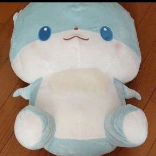 トレバ 巨大ぬいぐるみ
