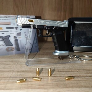 精巧1/3スケール ミニチュアモデルガン グロック34 TTI コンバットマスター シルバー 排莢モデルセット