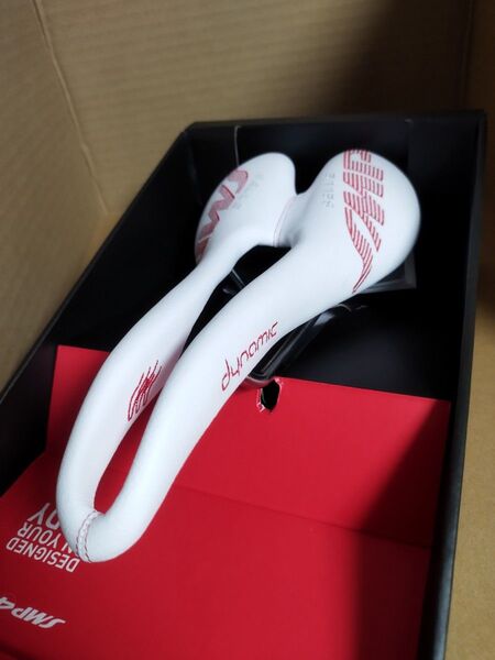 SMP サドル BLASTER LIMITED EDITION 白赤 新品未使用品