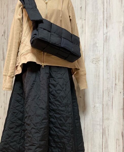 お値下げふわもこ 編み込み 斜めがけショルダー ナイロン キルティング