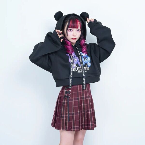 しまむら 地雷服 クマ耳短丈パーカ