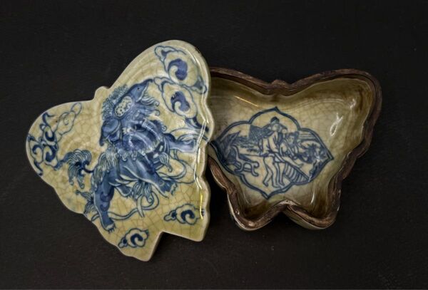 中国美術 古玩 骨董品 道光年製 山水 人物 獅子紋樣春人物蝶々 蓋合 香合 小物入れ
