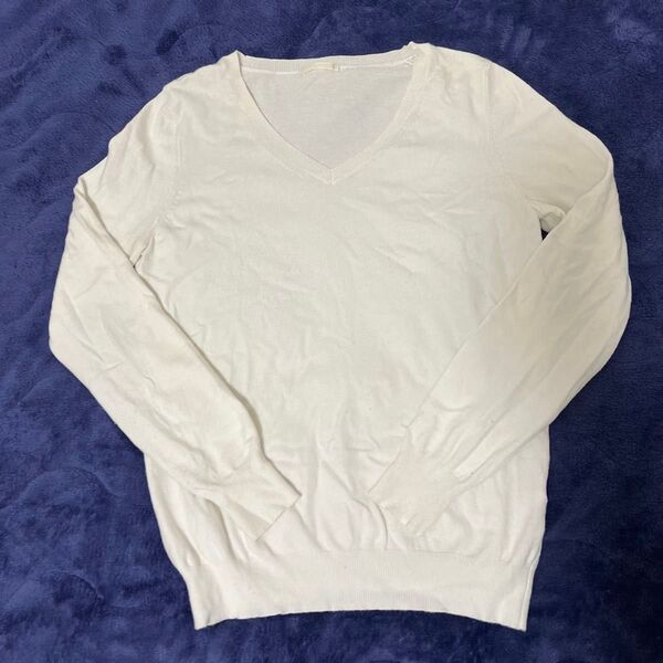 ホワイト Vネック 長袖 ニット セーター Sサイズ シンプル ワンカラー 無地 薄手