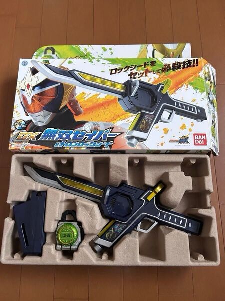 仮面ライダーガイムDX無双セイバー&メロンロックシード