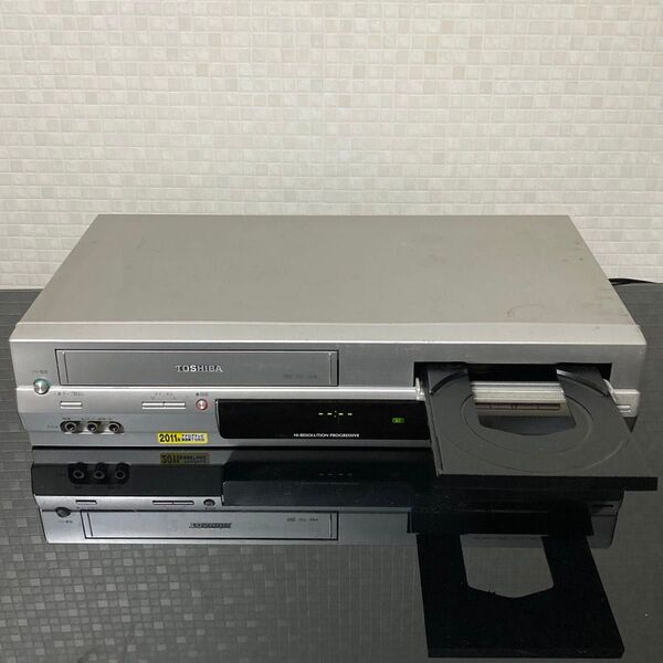 ☆ビデオ/DVD 一体型 プレイヤーSD-V700 東芝 TOSHIBA 07年製