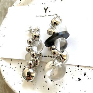 【コロンアシメピアス】 ハンドメイド ピアス ブラック