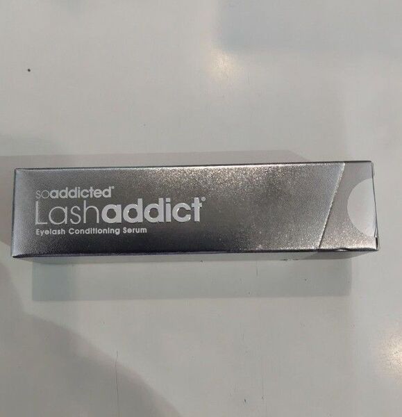 新品未開封 ラッシュアディクト まつ毛美容液 5ml 定価11.000円