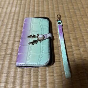 iPhone SE第一世代^_^手帳型 カード収納ストラップつき!