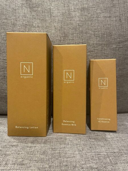 Nオーガニック バランシングローション、エッセンスミルク、VCエッセンス 3点セット